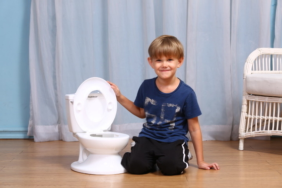 Ouninbear White Plastic Training Potty with Handle Button for Babies